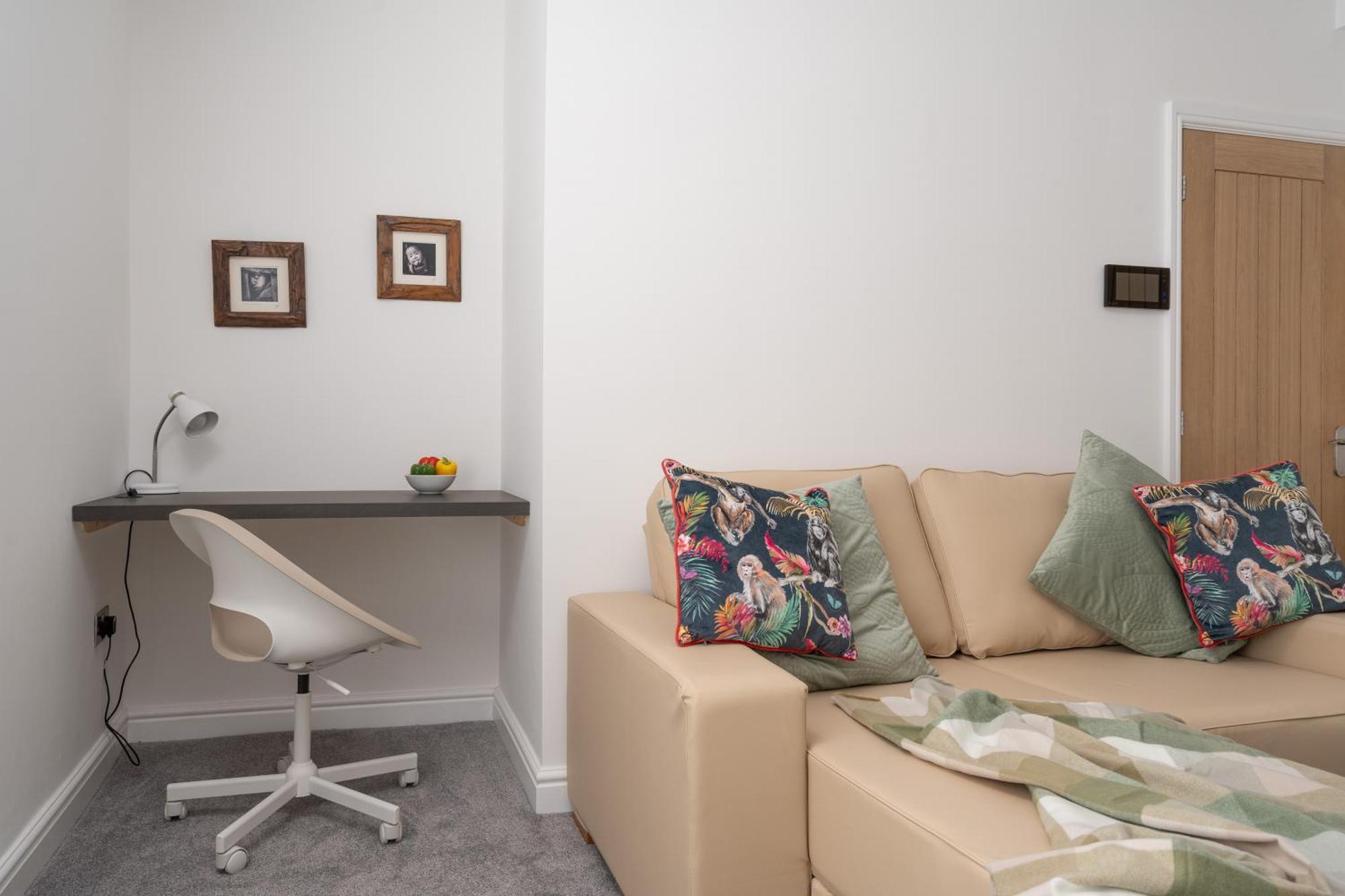 Buxton Apartment - 1 Bed, Free Parking, Wi-Fi Hazel Grove Eksteriør billede